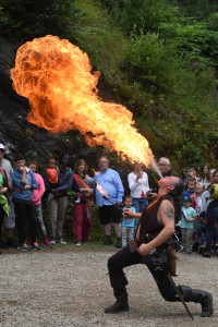 TOUR. Massin Guy. Photo 1 Cracheur de feu